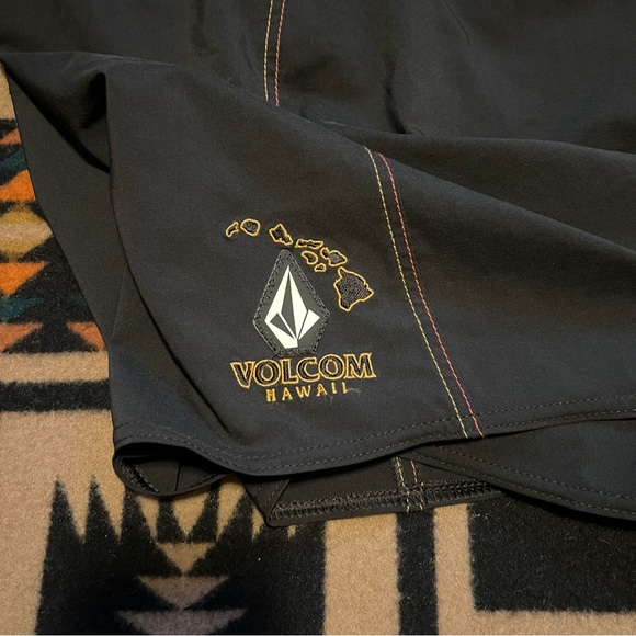 Volcom Boardshorts - Picture 4 of 4